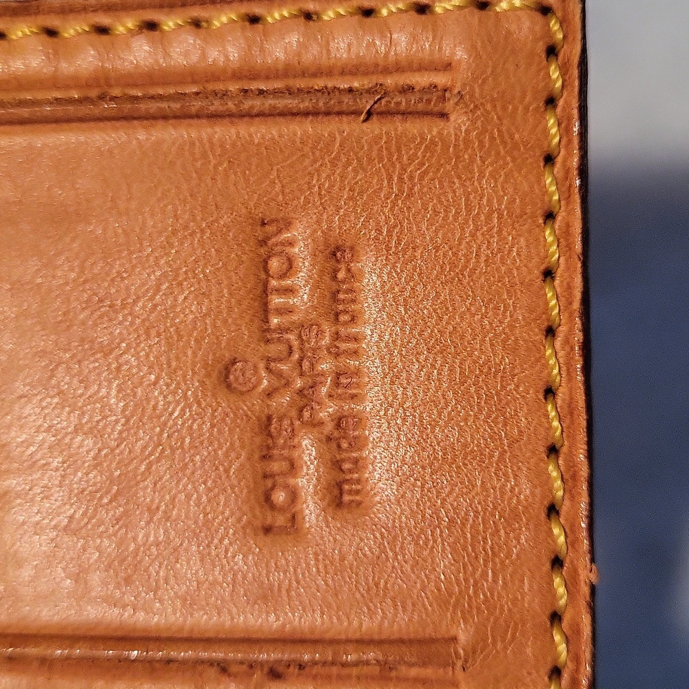 Louis Vuitton Poignant and Luggage Tag - Picture 3 of 4